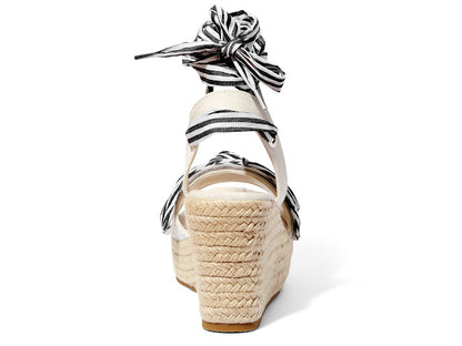 NEWVEUX's Frequent Flyer Bundle Customizable Travel Sandal Set